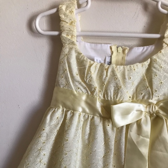 Rare Vintage 1980’s Custom Flower Eyelet Bow Dress - Picture 2 of 7